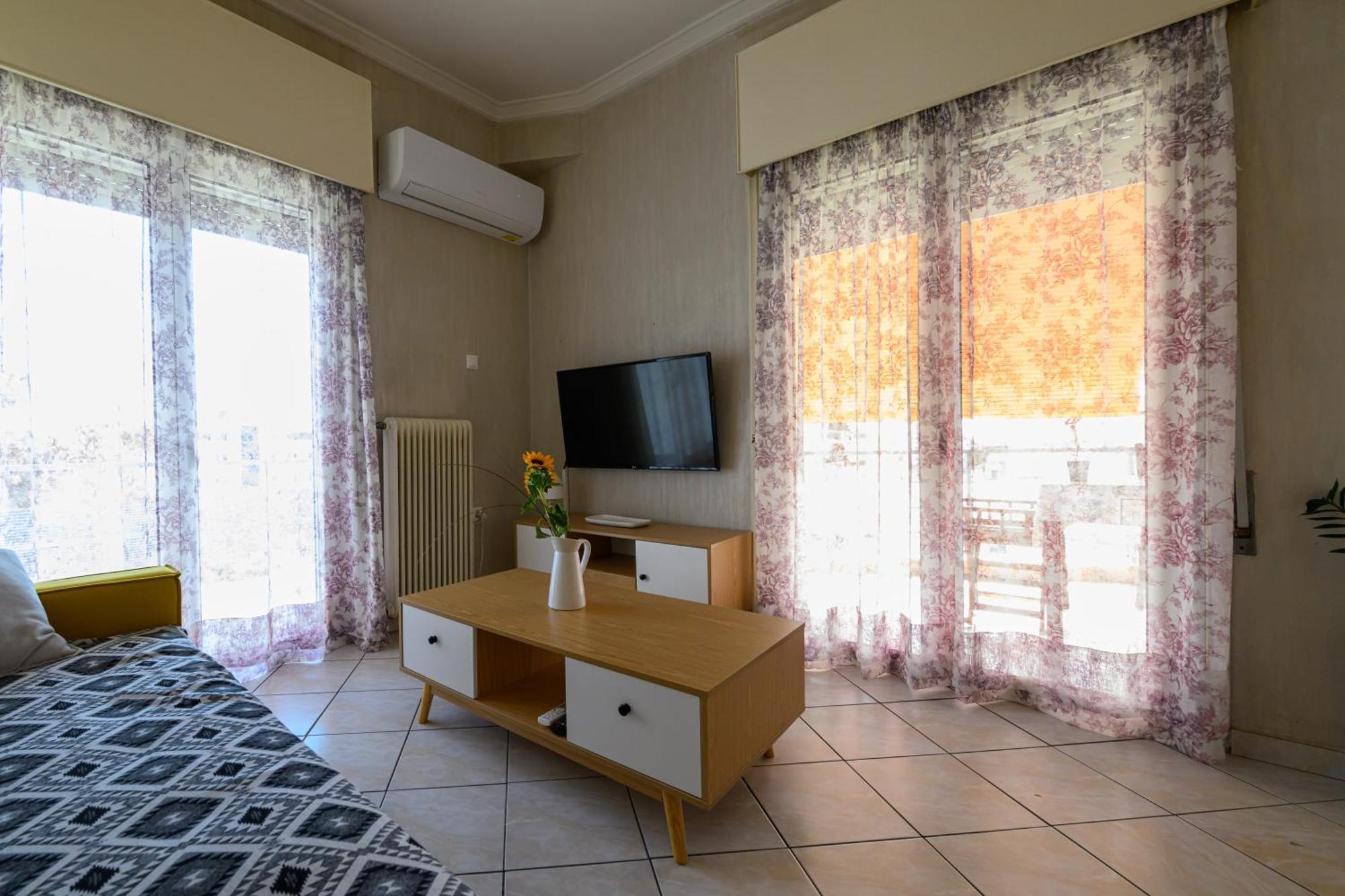 Roubini 52 Apartment Kalamata Exterior photo
